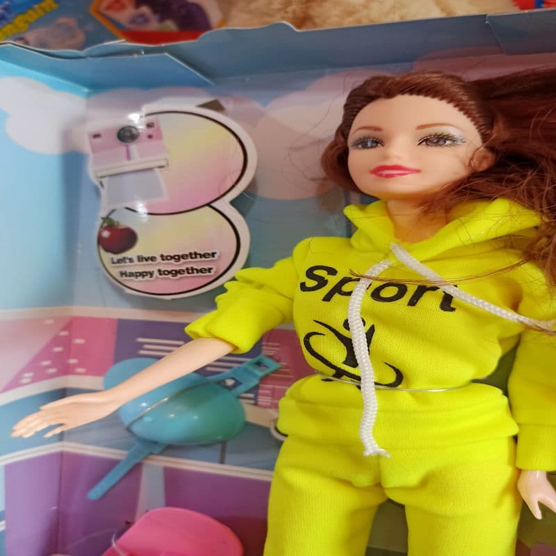 عروسک باربی با لباس ورزشی
